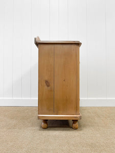 An Antique English Pine Chest of Drawers Dresser Tulip Feet c1890