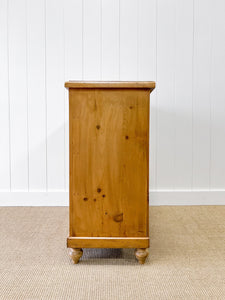 A 19th Century English Chest of Drawers/Dresser