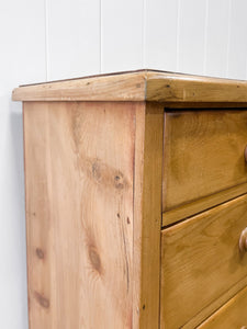 A 19th Century English Chest of Drawers/Dresser