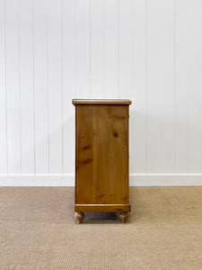 A 19th Century English Chest of Drawers/Dresser