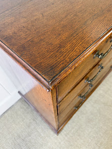 A English Georgian Oak Chest of Drawers with Swan Neck Hardware c1800