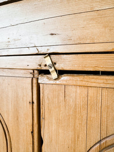 An English 19th Century Pine Cupboard