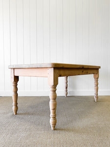 An English Country Pine 5.5 ft Kitchen Dining Table