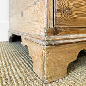 An English Pine Mule Chest Trunk or Blanket Box c1850