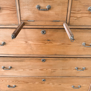 A 19th Century Scottish Pine Chest of Drawers/Dresser