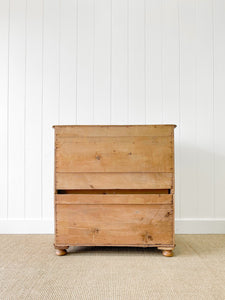 A 19th Century English Chest of Drawers/Dresser