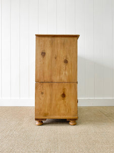 A 19th Century English Chest of Drawers/Dresser