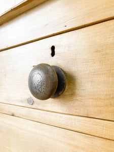 A 19th Century English Chest of Drawers/Dresser