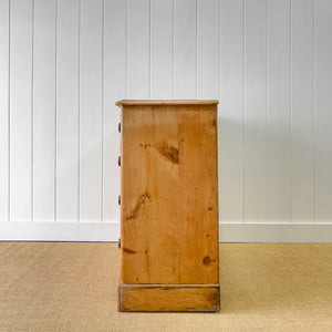 An Antique 19th Century Pine Chest of Drawers Dresser