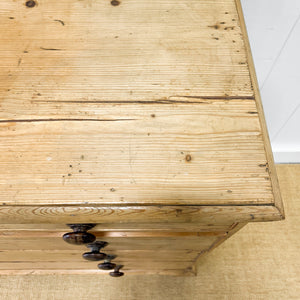 A Good 19th Century English Pine Chest of Drawers/Dresser with Tulip Feet