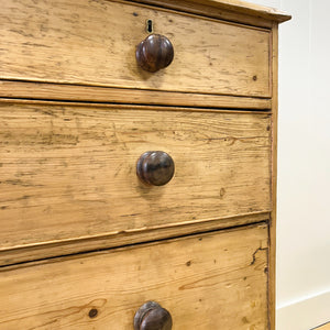 A Good 19th Century English Pine Chest of Drawers/Dresser with Tulip Feet