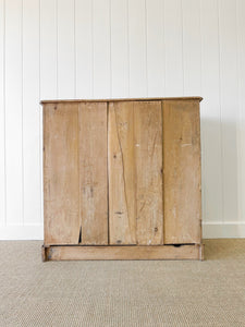 A 19th Century English Pine Chest of Drawers/Dresser