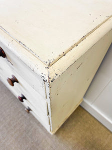 A 19th Century English Chest of Drawers/Dresser