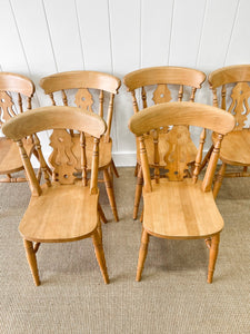 A Vintage Set of 6 Fiddleback Chairs