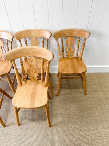 A Vintage Set of 6 Fiddleback Chairs