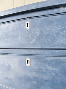 A Regency English Chest of Drawers Dresser c1830