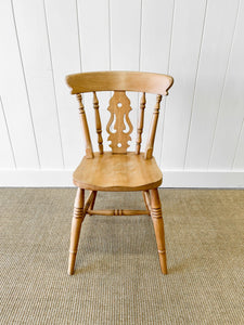 A Vintage Set of 6 Fiddleback Chairs