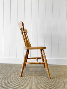 A Vintage Set of 6 Fiddleback Chairs