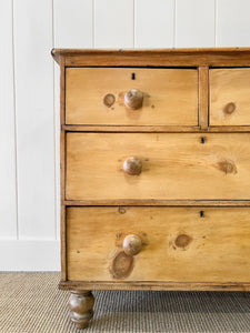 An Antique English Pine Chest of Drawers/Dresser c1890