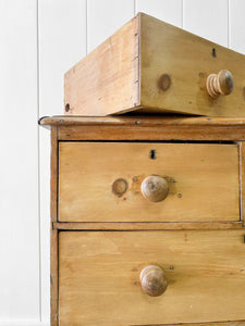 An Antique English Pine Chest of Drawers/Dresser c1890