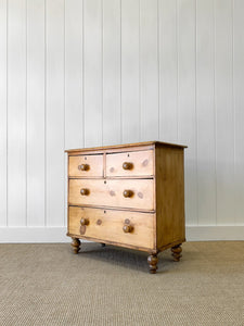 An Antique English Pine Chest of Drawers/Dresser c1890