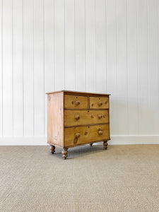 An Antique English Pine Chest of Drawers/Dresser c1890