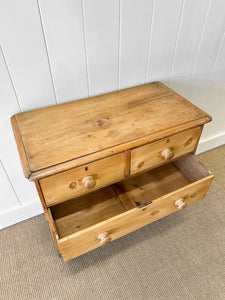 An Antique English Pine Chest of Drawers/Dresser c1890