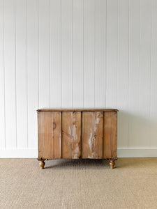 An Antique English Pine Chest of Drawers/Dresser c1890