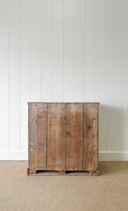 A 19th Century English Chest of Drawers/Dresser