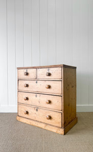 A 19th Century English Chest of Drawers/Dresser