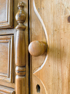 A Beautiful Pine Welsh Dresser or Cupboard with Wooden Knobs c1890