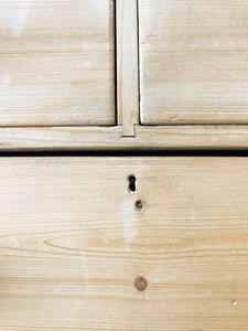 A Charming English Pine Chest of Drawers Dresser with Wooden Knobs c1890