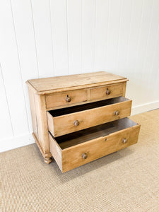 An Antique English Pine Chest of Drawers/Dresser c1890