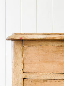 An Antique English Pine Chest of Drawers/Dresser c1890