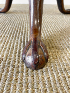 An Antique English Mahogany Tilt-top Table c1800