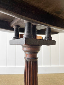 An Antique English Mahogany Tilt-top Table c1800