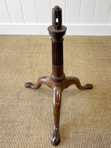 An Antique English Mahogany Tilt-top Table c1800