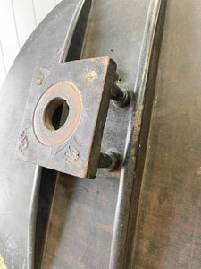 An Antique English Mahogany Tilt-top Table c1800