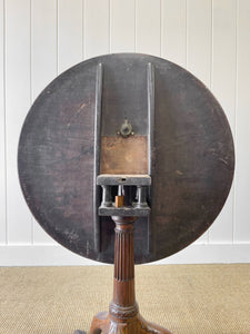 An Antique English Mahogany Tilt-top Table c1800