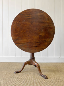 An Antique English Mahogany Tilt-top Table c1800