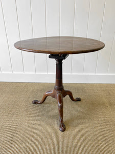 An Antique English Mahogany Tilt-top Table c1800