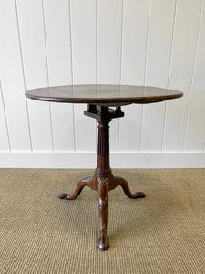 An Antique English Mahogany Tilt-top Table c1800