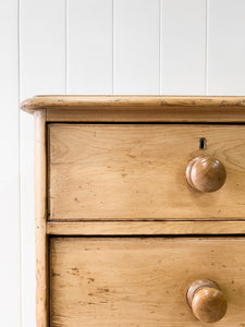 A 19th Century English Chest of Drawers/Dresser