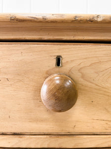 A 19th Century English Chest of Drawers/Dresser