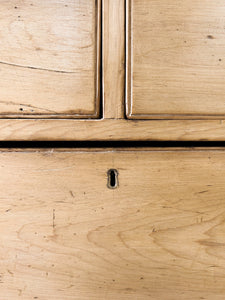 A 19th Century English Chest of Drawers/Dresser