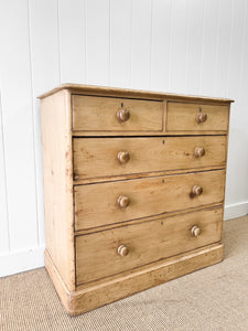 A 19th Century English Chest of Drawers/Dresser