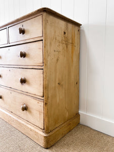 A 19th Century English Chest of Drawers/Dresser