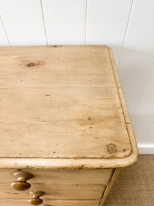 A 19th Century English Chest of Drawers/Dresser