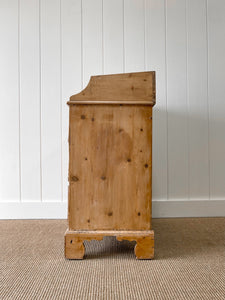 A Happy Antique English Pine Chest of Drawers/Dresser c1890