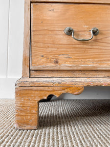 A Happy Antique English Pine Chest of Drawers/Dresser c1890